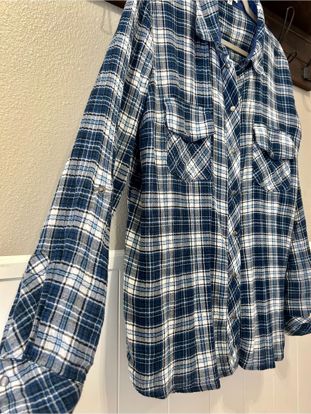 100% Cotton Kut From The Cloth Boylen Flap Pocket Button Down Blue Plaid Shirt - Picture 5 of 9